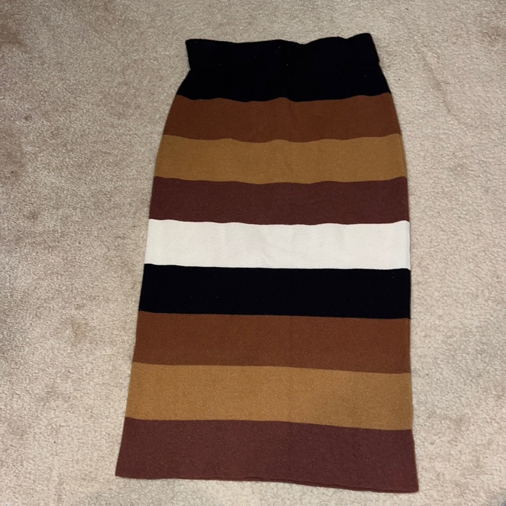 EXPRESS high waisted midi sweater skirt! 🍁🍁🍁